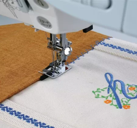 Janome 9 mm Stitch in the Ditch foot 202087003